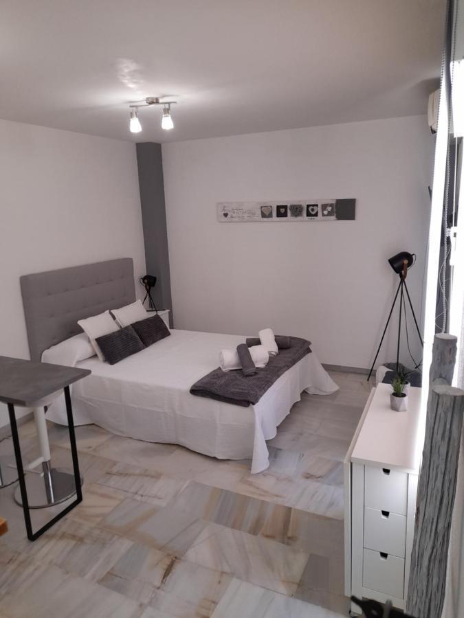 New Central Studio And Parking Zamarrilla Μάλαγα Εξωτερικό φωτογραφία